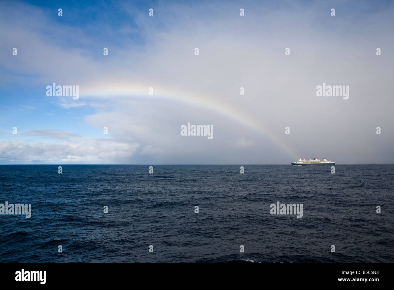 Réunion arc-en-ciel sur le Queen Mary II traversée transatlantique vers l'ouest le 10 octobre 2008 Banque D'Images