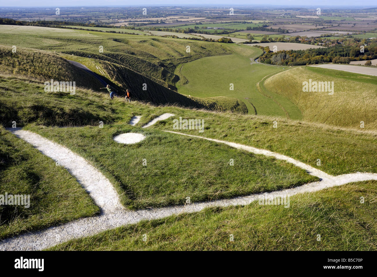 Le White Horse Hill à Uffington, Oxfordshire, les lignes blanches faisant partie de la tête du cheval blanc Banque D'Images