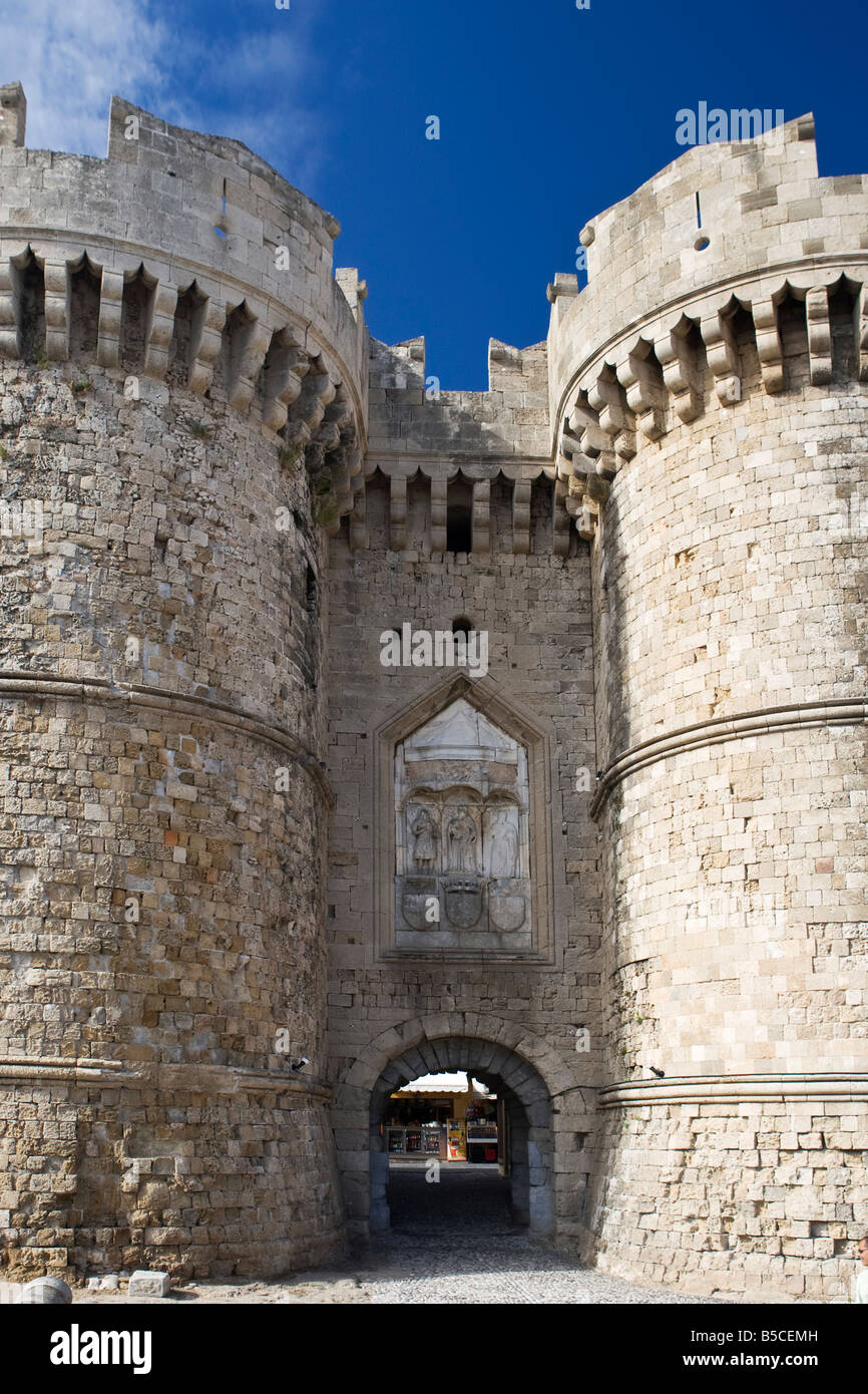 Marina Gate, entrée principale, la vieille ville de Rhodes, Rhodes, Grèce Banque D'Images Marina Gate, entrée principale, la vieille ville de Rhodes, Rhodes, Grèce Banque D'Images