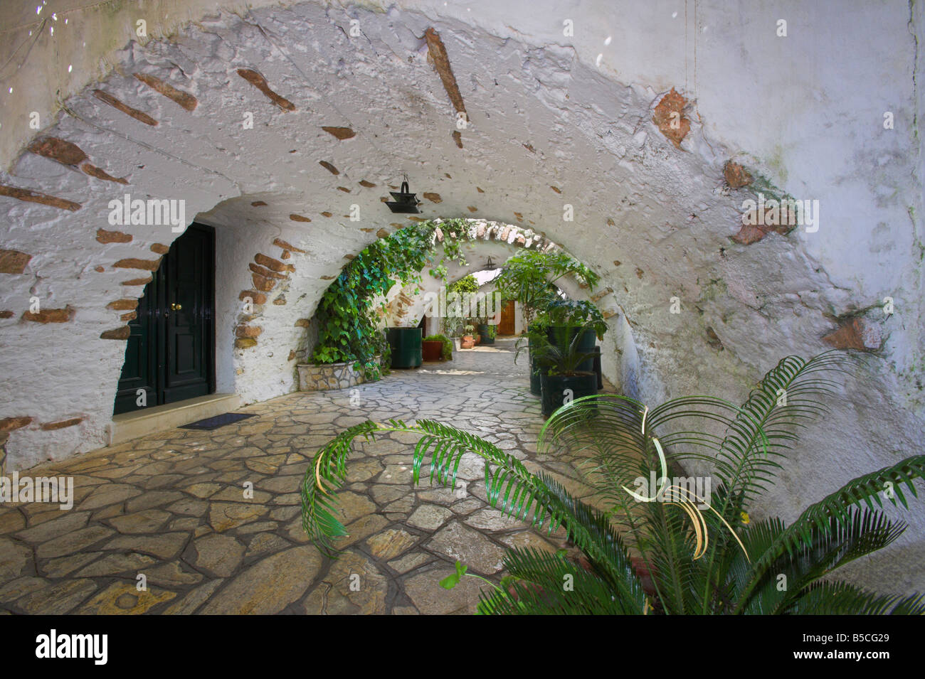 Monastère cloître Paleokastritsa Corfu Banque D'Images