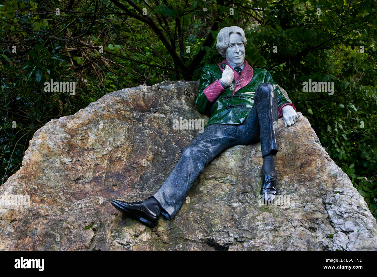 Une statue d'Oscar Wilde sur la place Merrion de Dublin Banque D'Images
