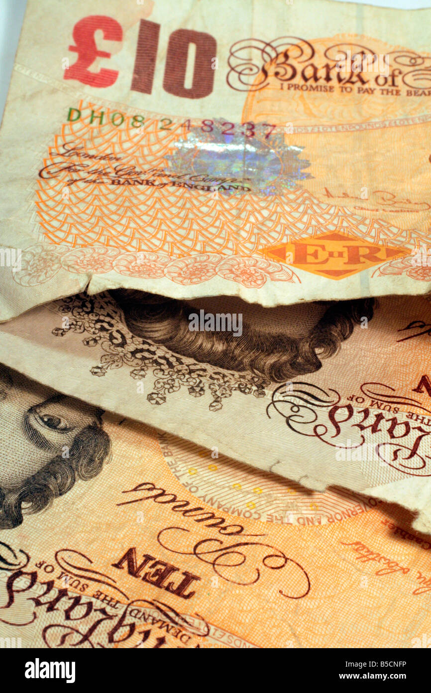 Vieille de dix livres note encore en circulation d'effilochement déchiré et sale sur les bords Banque D'Images