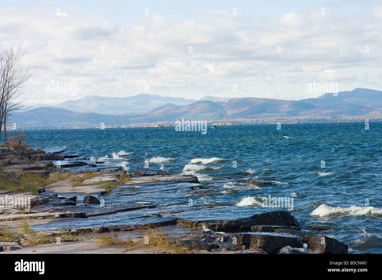 Adirondacks de l'État de New York, vu de Washington sur la rive est du lac Champlain Banque D'Images