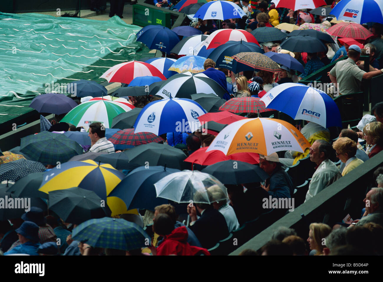 Parapluies, tennis de Wimbledon, Londres, Angleterre, Europe Banque D'Images