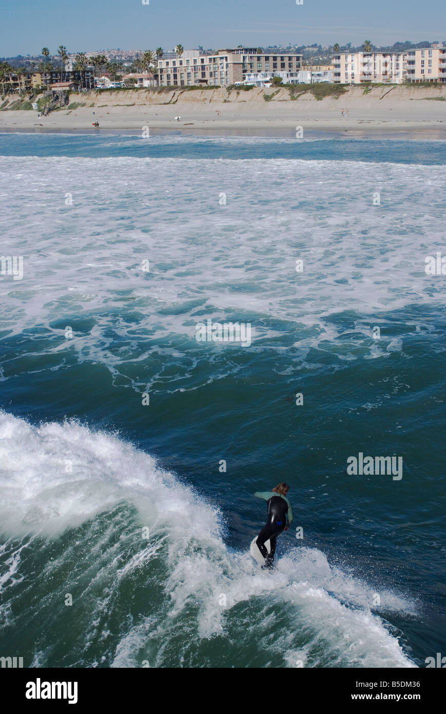 Surfer, Pacific Beach, San Diego, Californie, États Unis, Amérique du Nord Banque D'Images