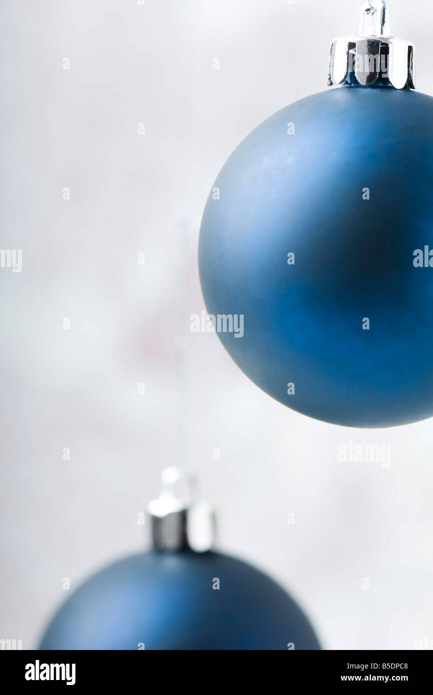 Deux décorations d'arbre de Noël bleu Banque D'Images