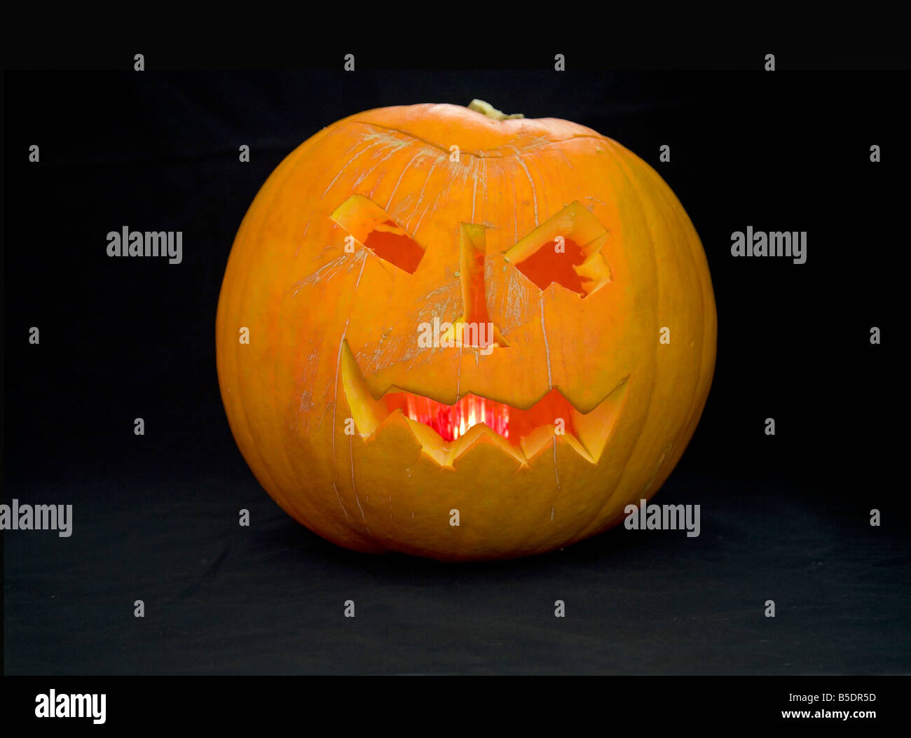 Un jack o lantern fait à partir d'une citrouille à l'halloween Banque D'Images