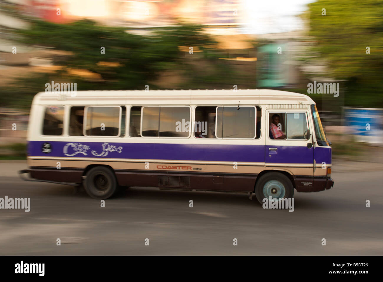 Un bus à Dar es Salaam, la capitale de la Tanzanie. Banque D'Images