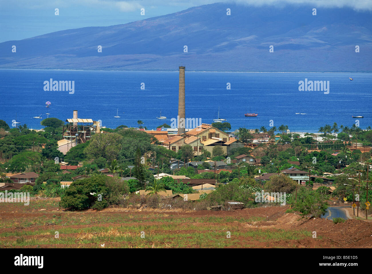 Moulin à Sucre à Lahaina, avec l'île de Lanai à distance, Maui, Hawaii, Hawaii, USA, Pacifique, Amérique du Nord Banque D'Images