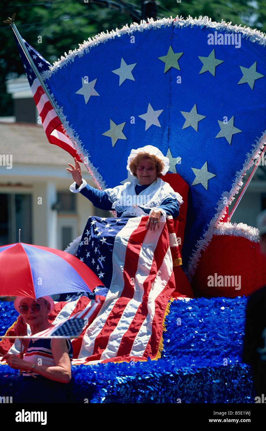 Flotteur patriotique à Bristol's célèbre défilé du 4 juillet, Bristol, Rhode Island, USA, Amérique du Nord Banque D'Images