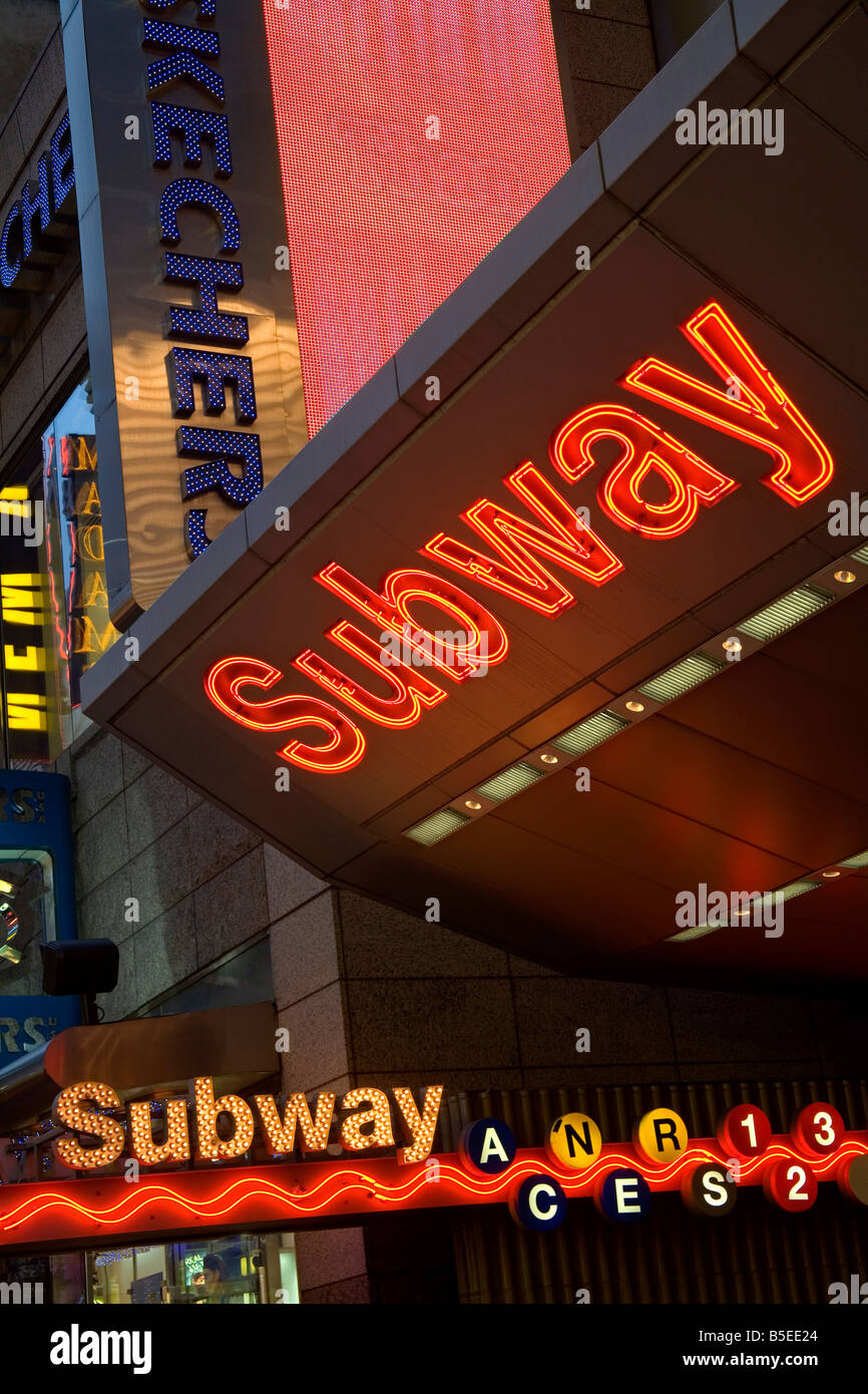 Entrée du métro, Times Square, Manhattan, New York City, New York, USA, Amérique du Nord Banque D'Images