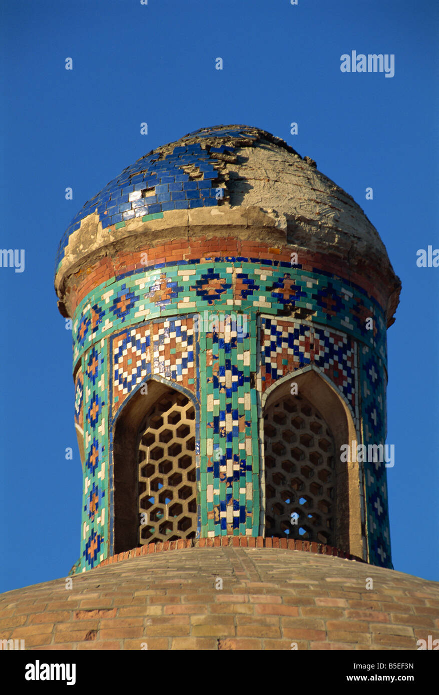 Minaret, Khudayar Khan's Palace mur, Kokand, l'Ouzbékistan, en Asie centrale Banque D'Images