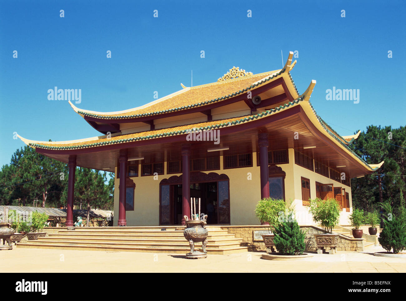 Le Thien Vien Truc Lam Temple bouddhiste à Dalat Vietnam Asie Un Wright Banque D'Images