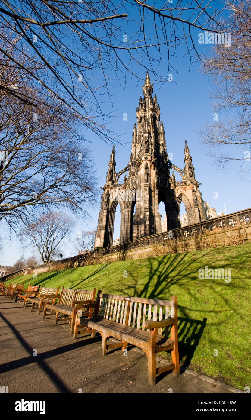 Le grès Scott Monument est un monument de style gothique auteur écossais Sir Walter Scott. Il se trouve dans les jardins de Princes Street à Edimbourg. Banque D'Images