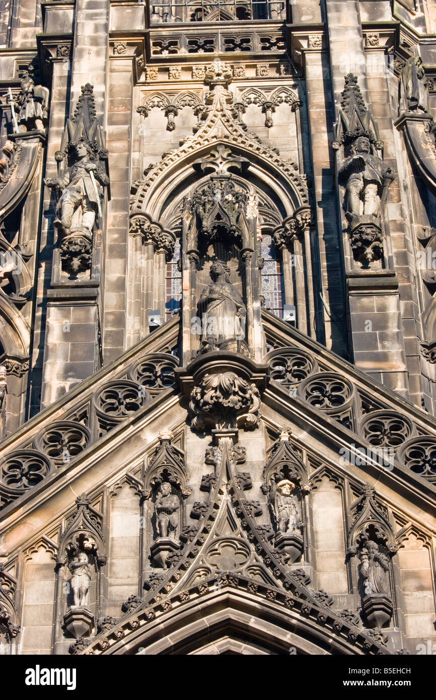 Le grès Scott Monument est un monument de style gothique auteur écossais Sir Walter Scott. Il se trouve dans les jardins de Princes Street à Edimbourg. Banque D'Images
