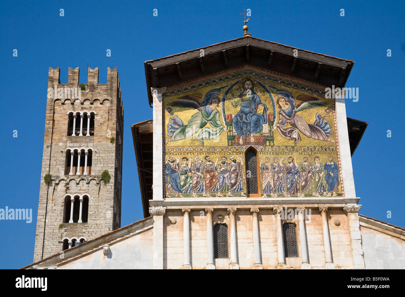 L'église San Frediano, Piazza San Frediano, Lucca, Toscane, Italie Banque D'Images