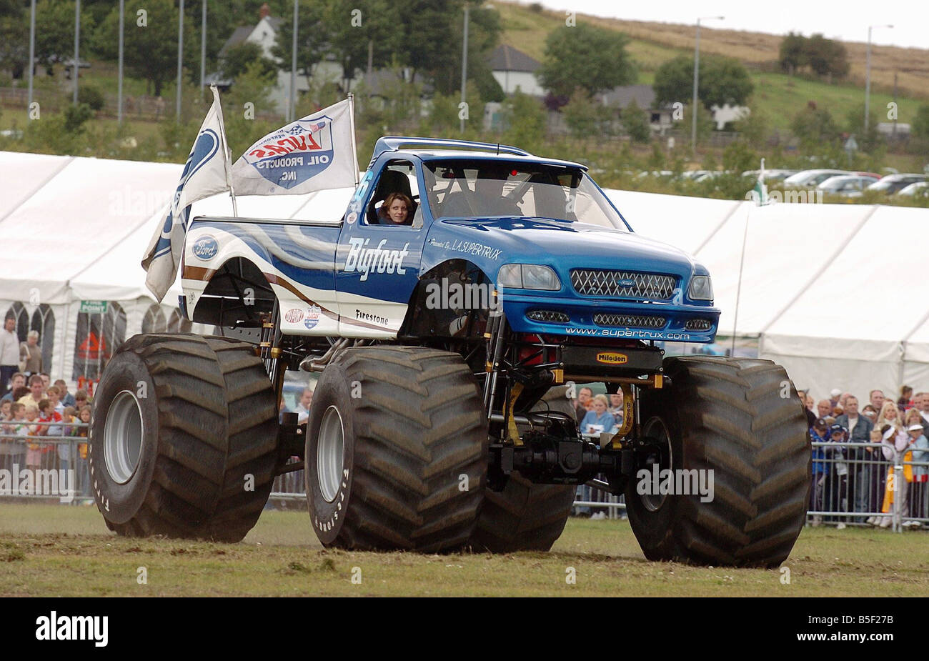 Le monster truck Big Foot divertit la foule au Nord Est de l'Angleterre Motorshow tenue à Herrington Park 07 08 05 Banque D'Images
