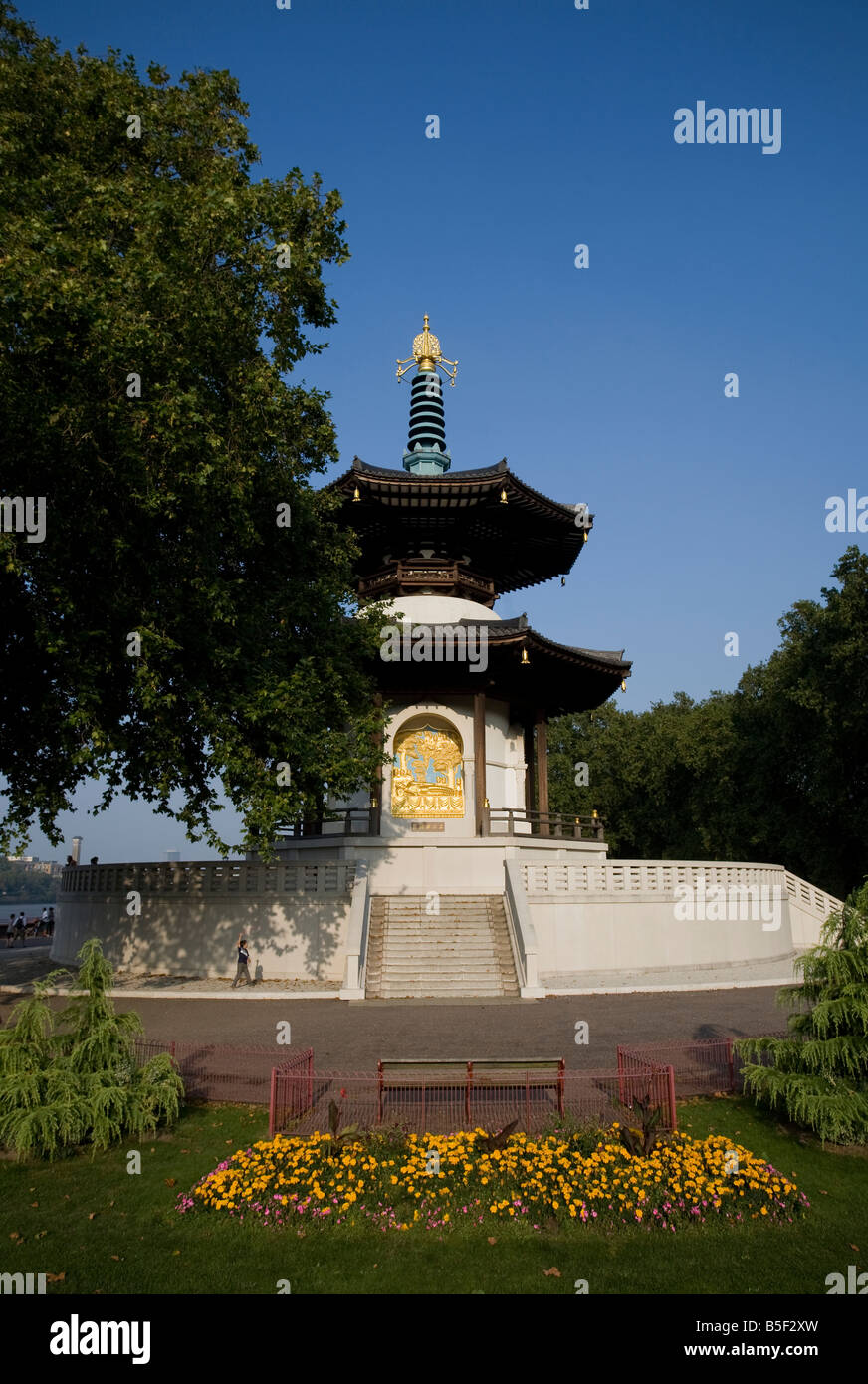 La pagode bouddhiste de la paix. Battersea Park, London, England, UK Banque D'Images