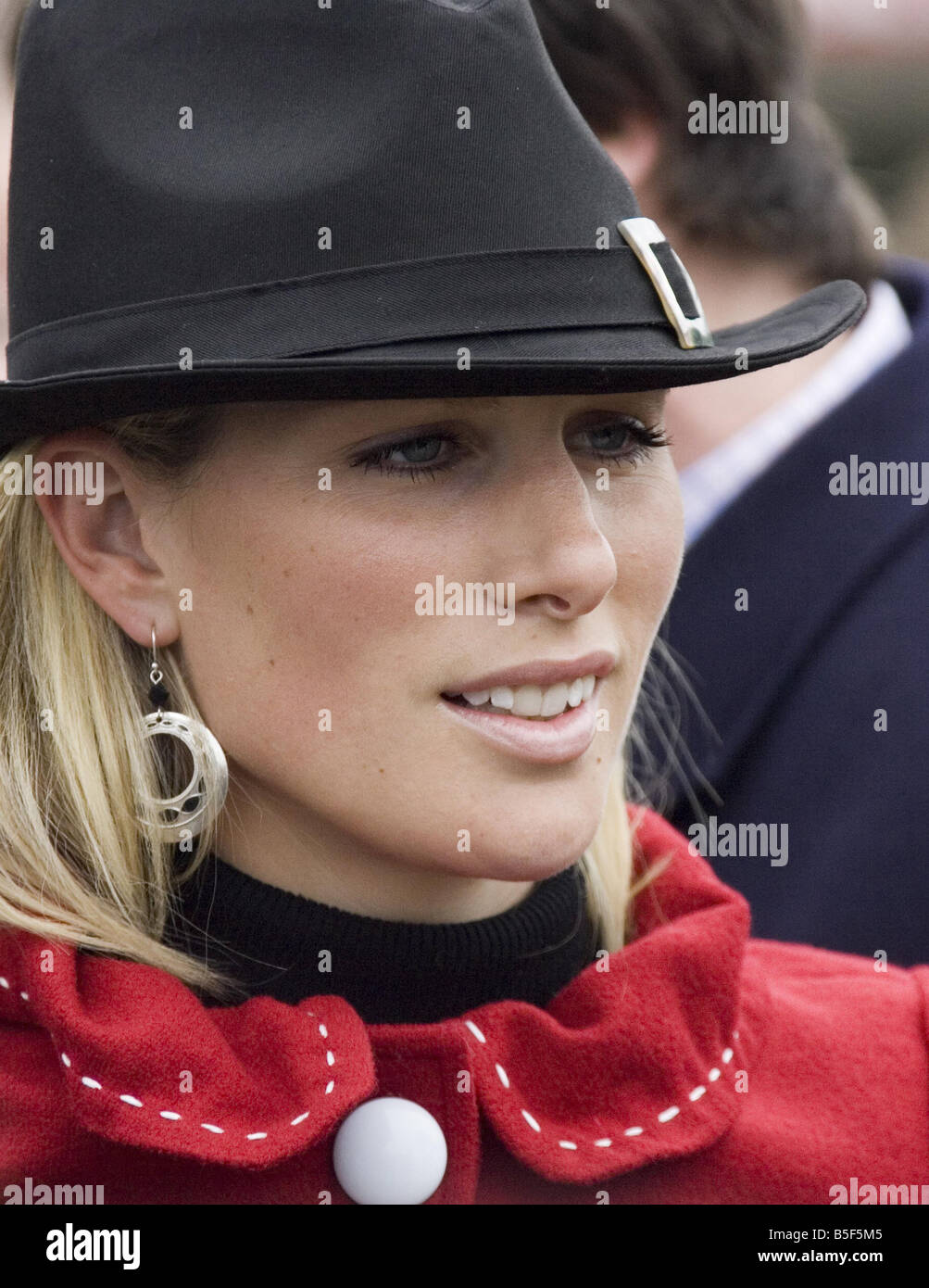 Horseracing Cheltenham Festival Mars 2008 Gloucstershire Jour 3 de Cheltenham Zara Phillips a fait une apparition au Festival de Cheltenham avec son petit ami joueur de rugby Angleterre Mike Tindall 13 Mars 2008 Banque D'Images