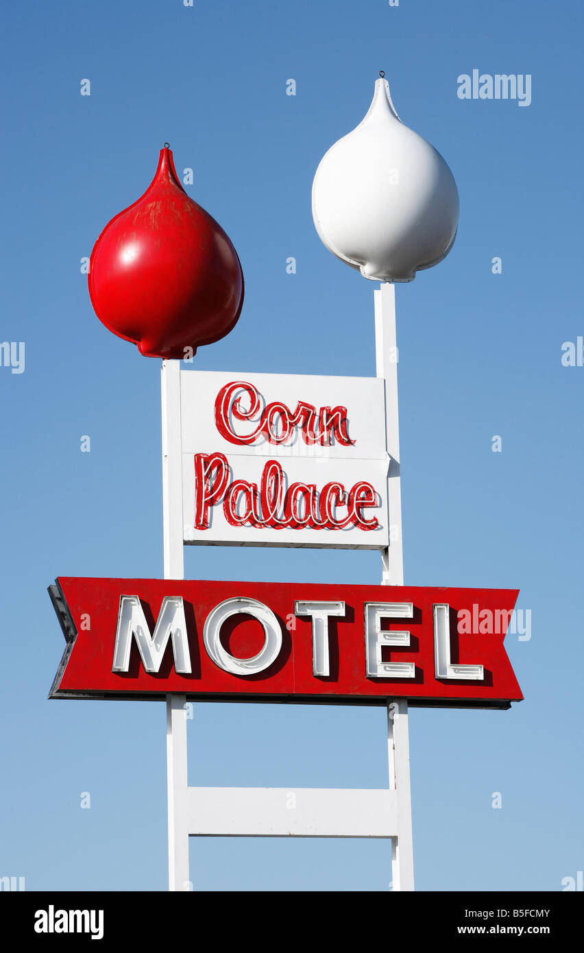 Un signe pour le Corn Palace Motel situé à Mitchell, Dakota du Sud, USA. Banque D'Images
