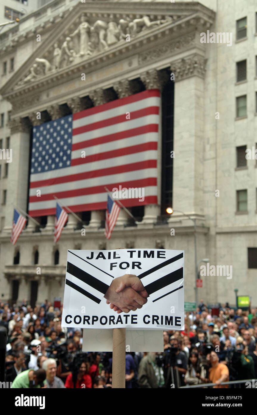 Rassemblement contre la criminalité des entreprises le jeudi 16 octobre 2008 devant la Bourse de New York Banque D'Images
