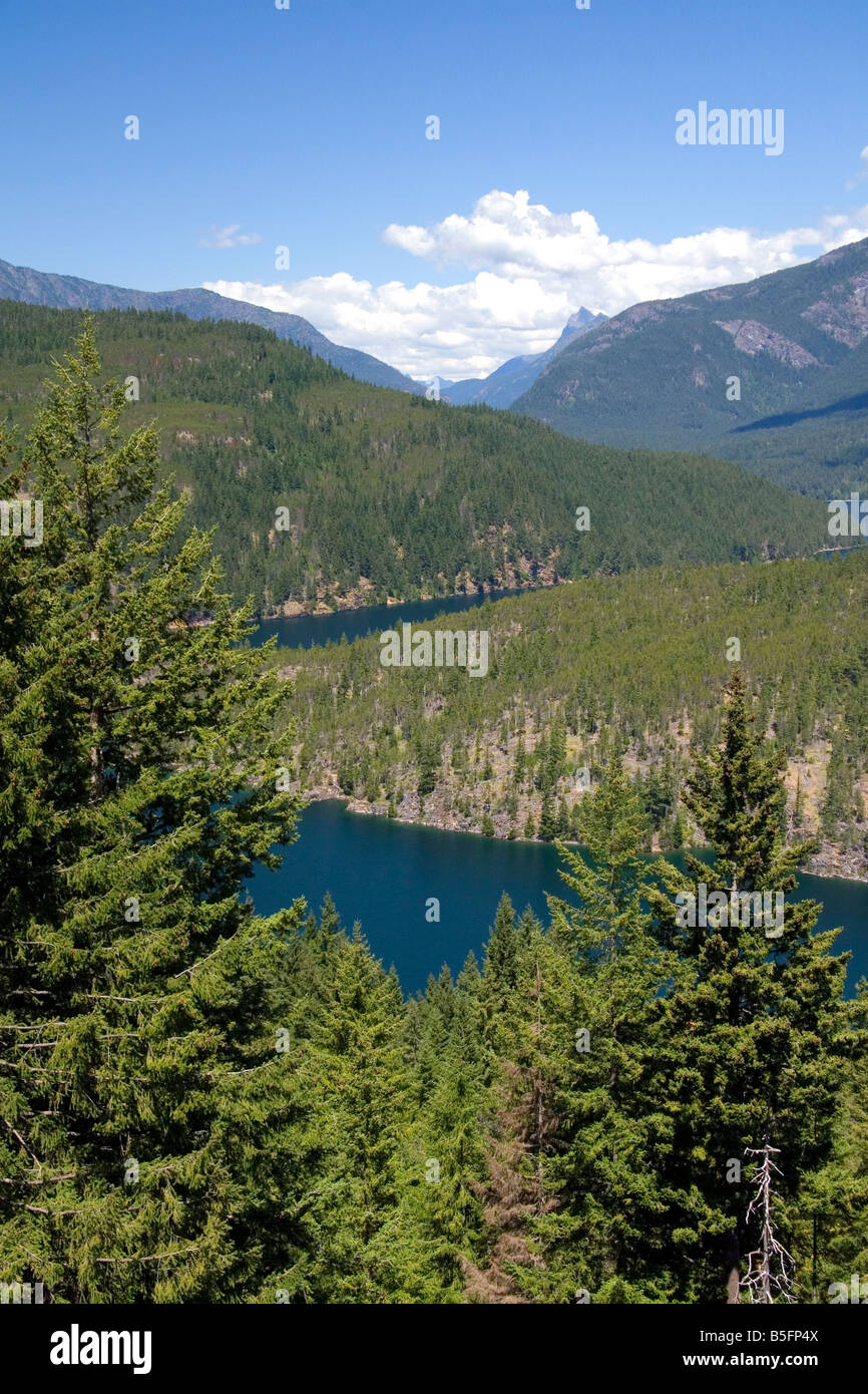 Ross Lake dans le Nord de la chaîne des Cascades Washington Banque D'Images