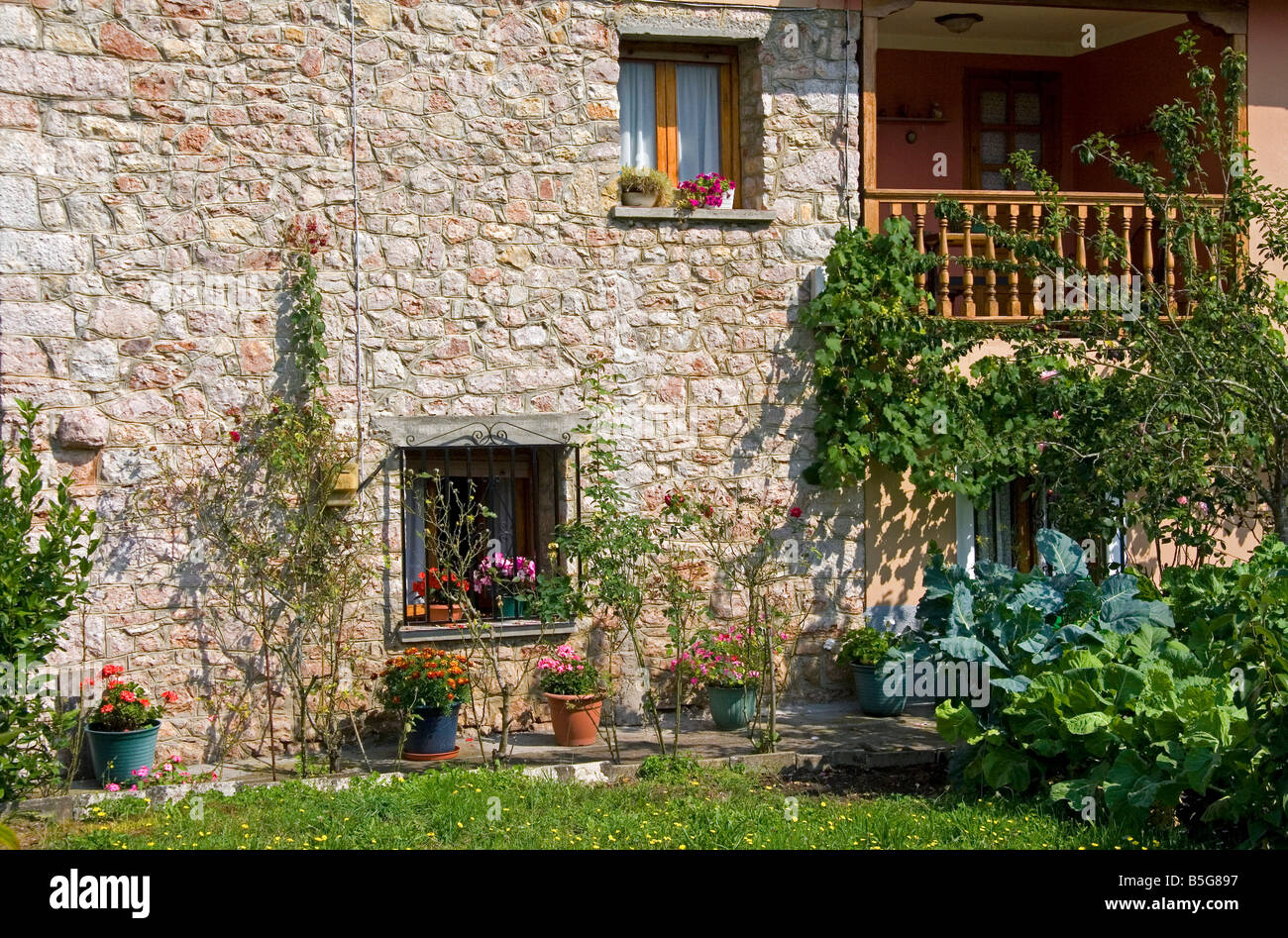 Maison en pierre dans la ville de Covadonga Asturies le nord-ouest de l'Espagne Banque D'Images