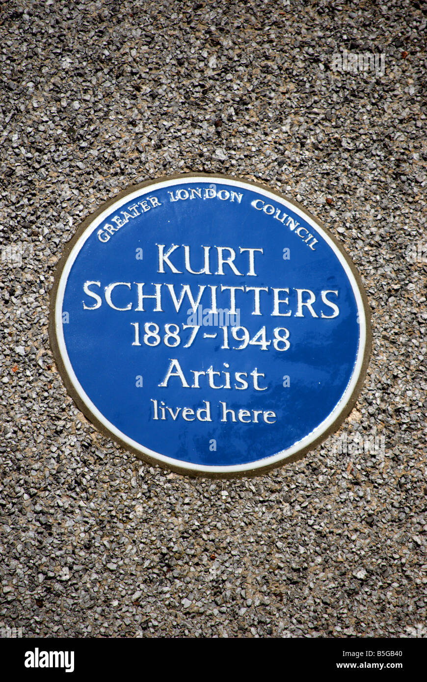 Greater London Council blue plaque marquant l'ancienne résidence de l'artiste allemand Kurt Schwitters, dans la région de Barnes, Londres, Angleterre Banque D'Images