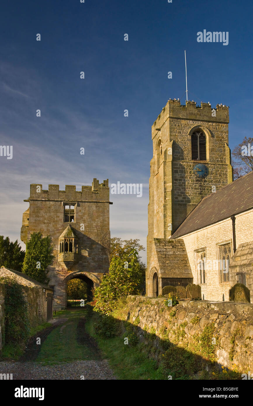 La Marmion Tower et St Nicholas Church Tanfield Ouest Yorkshire du Nord Banque D'Images