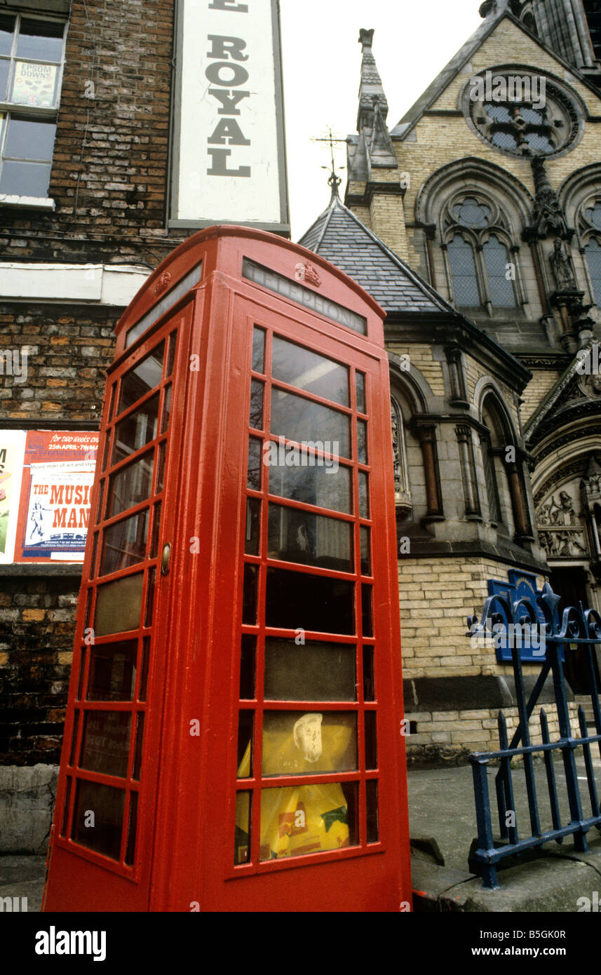 UK Angleterre Yorkshire York K6 Téléphone fort à l'extérieur Théâtre Royal 1987 Banque D'Images