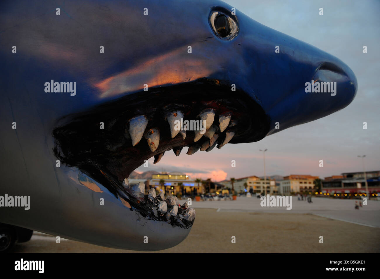 Une réplique au requin un centre de loisirs à Marseille France Banque D'Images
