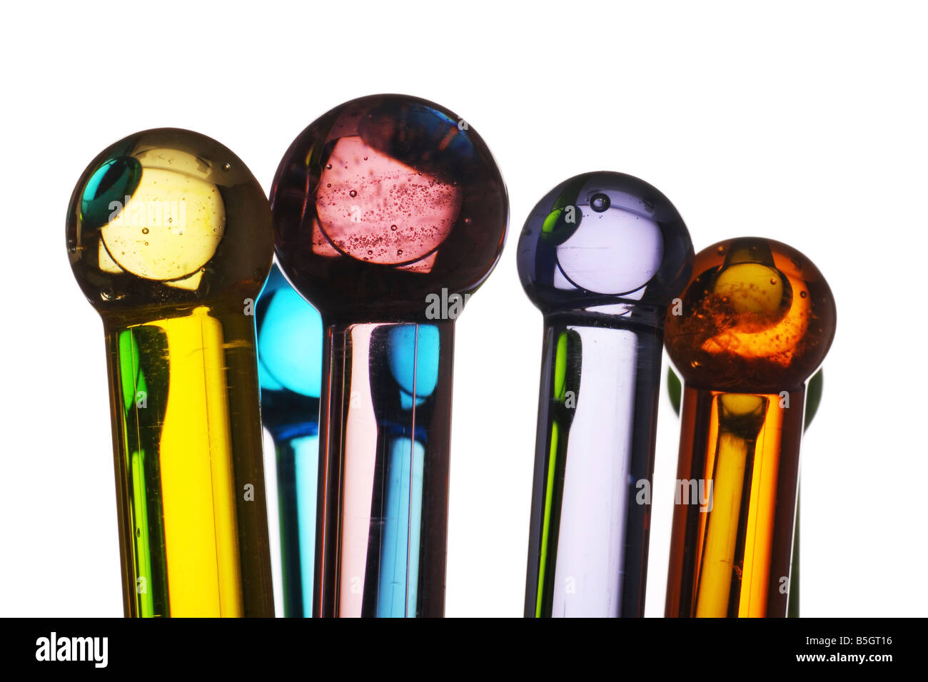 Un assortiment de mélangeurs en verre coloré Banque D'Images