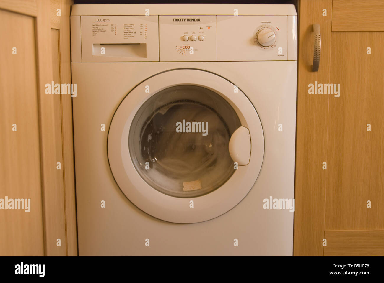 Bendix washing machine Banque de photographies et d'images à haute  résolution - Alamy