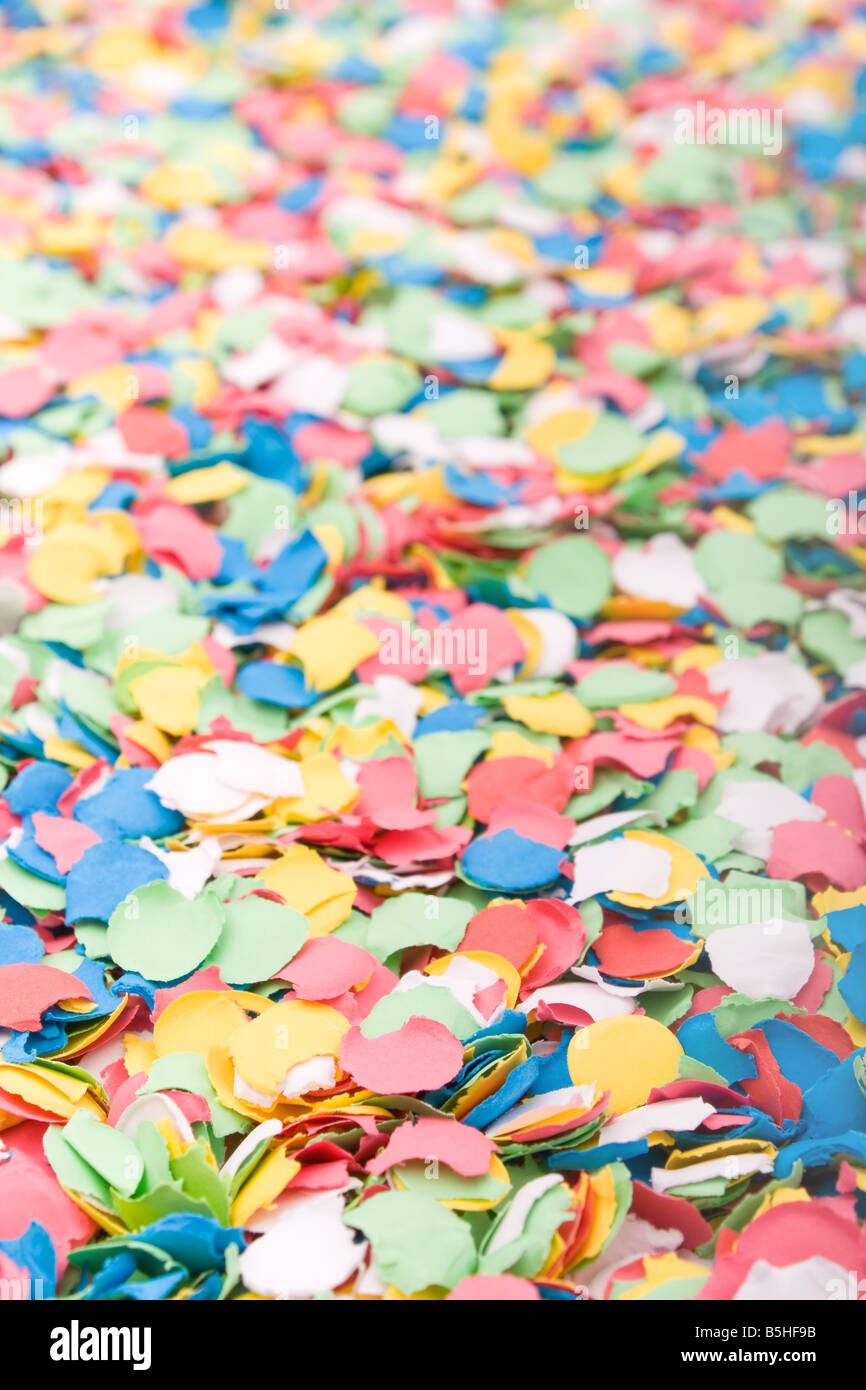 Fait avec beaucoup d'arrière-plan de confettis colorés Banque D'Images