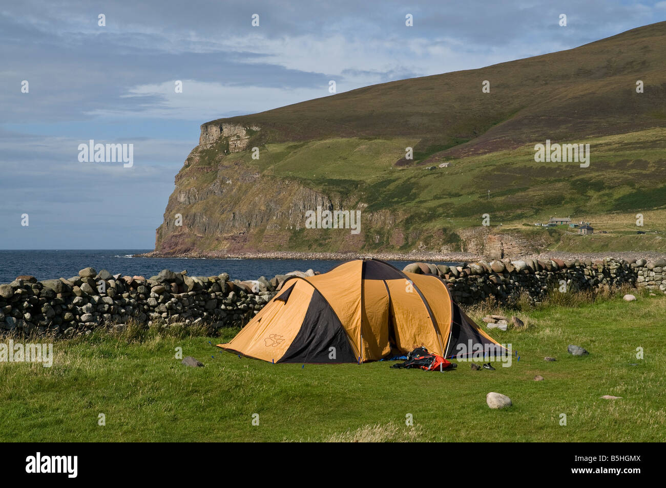 Camping ecosse tente Banque de photographies et d'images à haute résolution  - Alamy