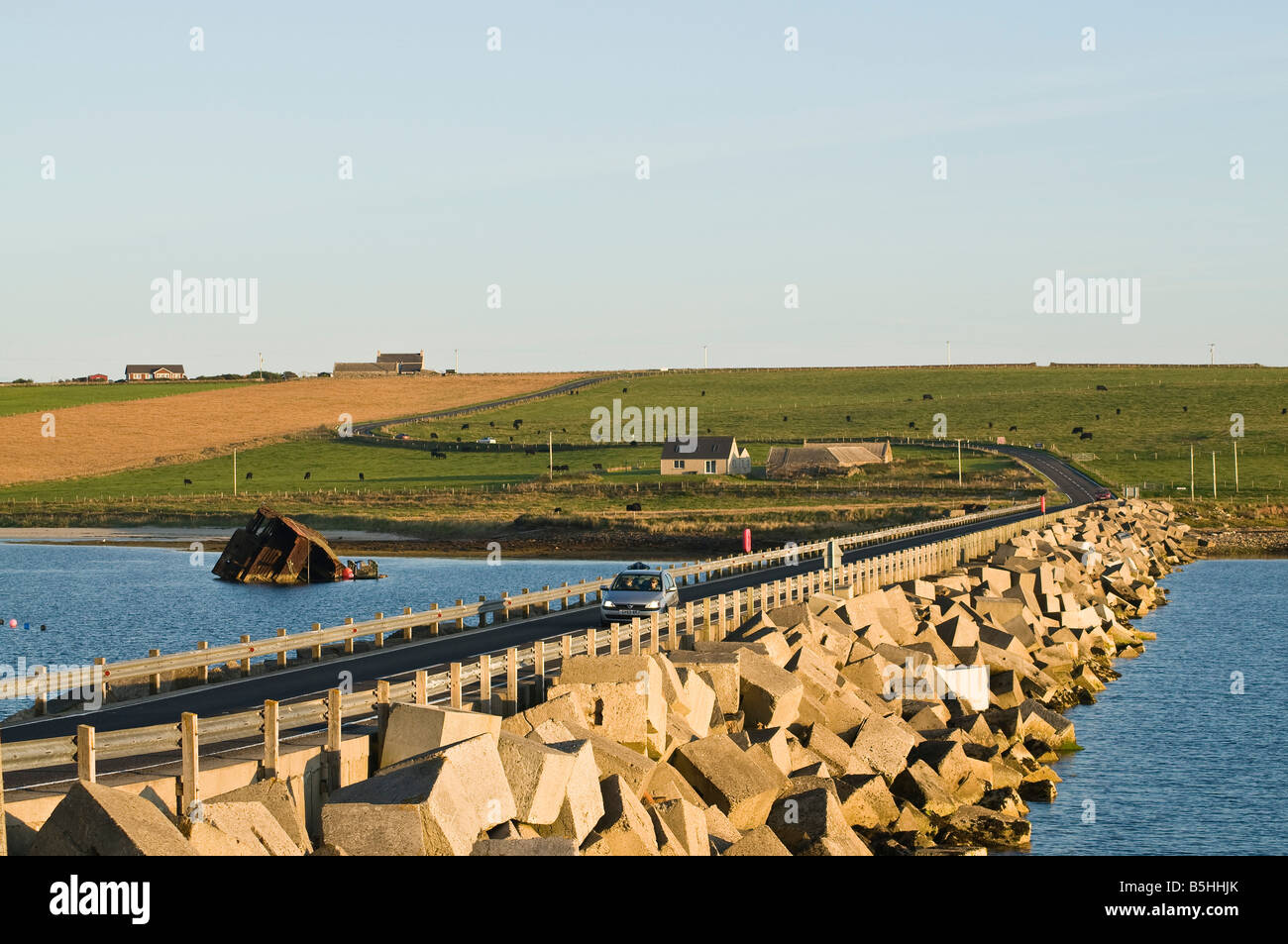 dh troisième barrière de Churchill BURRAY ORKNEY voiture sur route scapas Flow histoire barrières guerre mondiale 2 défense anti sous-marine ecosse grande-bretagne défenses ww2 Banque D'Images