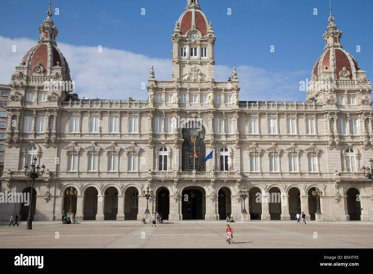 Hôtel de ville, la place de Maria Pita, La Corogne, Galice, Espagne Banque D'Images
