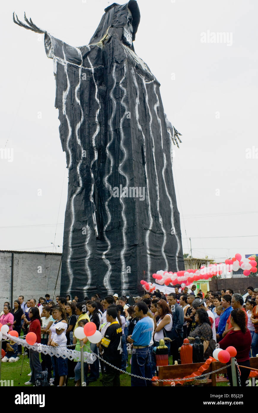 Adorateurs de la Santa Muerte se rassembler pour le culte de dimanche Banque D'Images