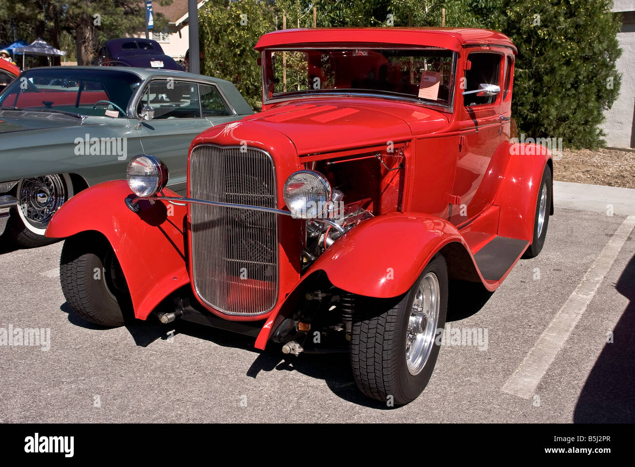 Blanc Rouge avec pinstriping 1936 Ford V8 berline deux portes Banque D'Images