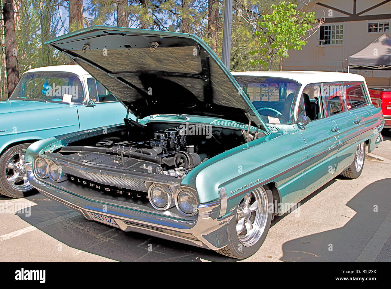 Blanc et turquoise 1950 quatre portes break Banque D'Images