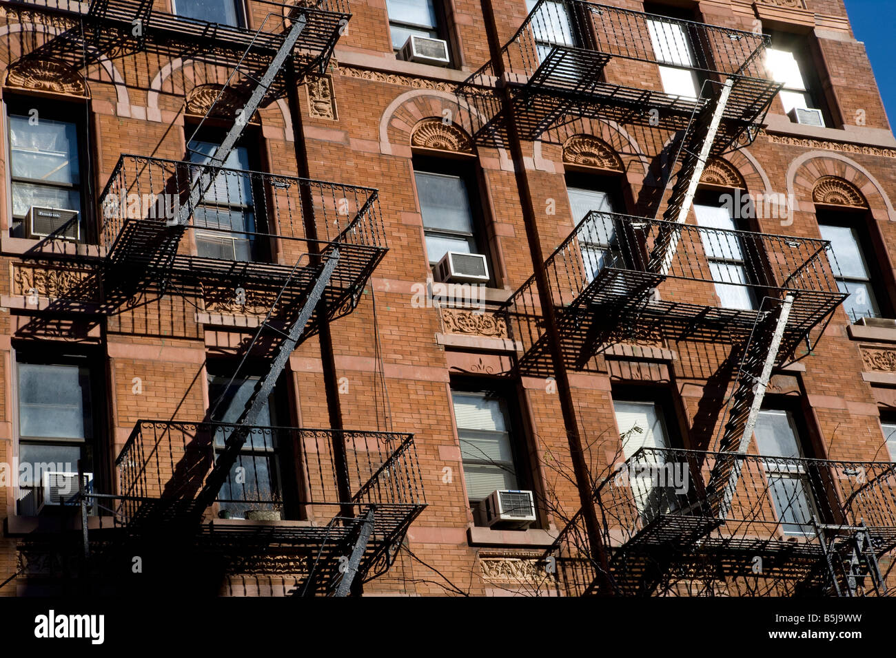 Le feu s'échappe de Soho, New York, New York, USA. Banque D'Images