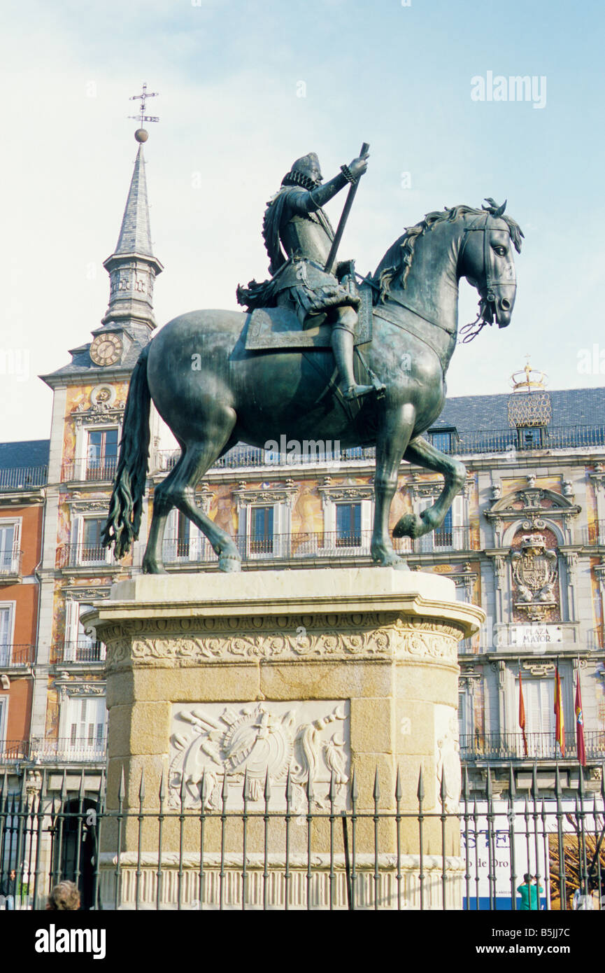 Statue équestre du roi Philippe III d'Espagne sur la Plaza Mayor, Madrid. Banque D'Images