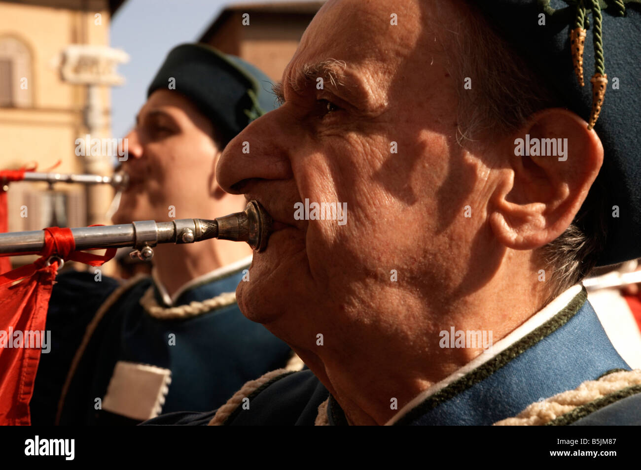 Musiciens pendant la procession rue Votiva, le Palio, Sienne, Italie Banque D'Images