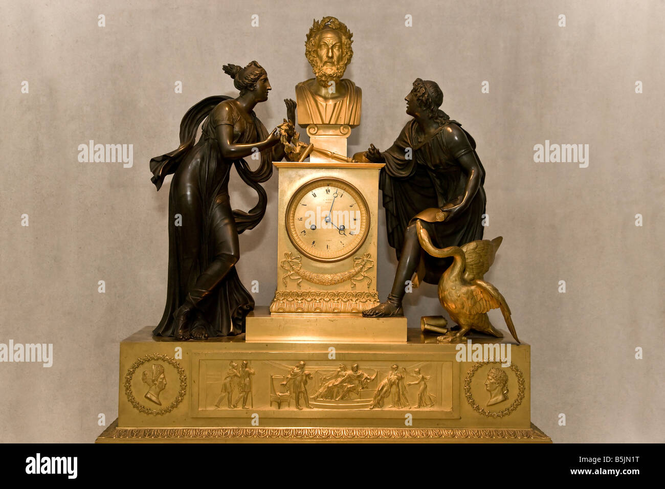 Vieille horloge dorée Banque D'Images
