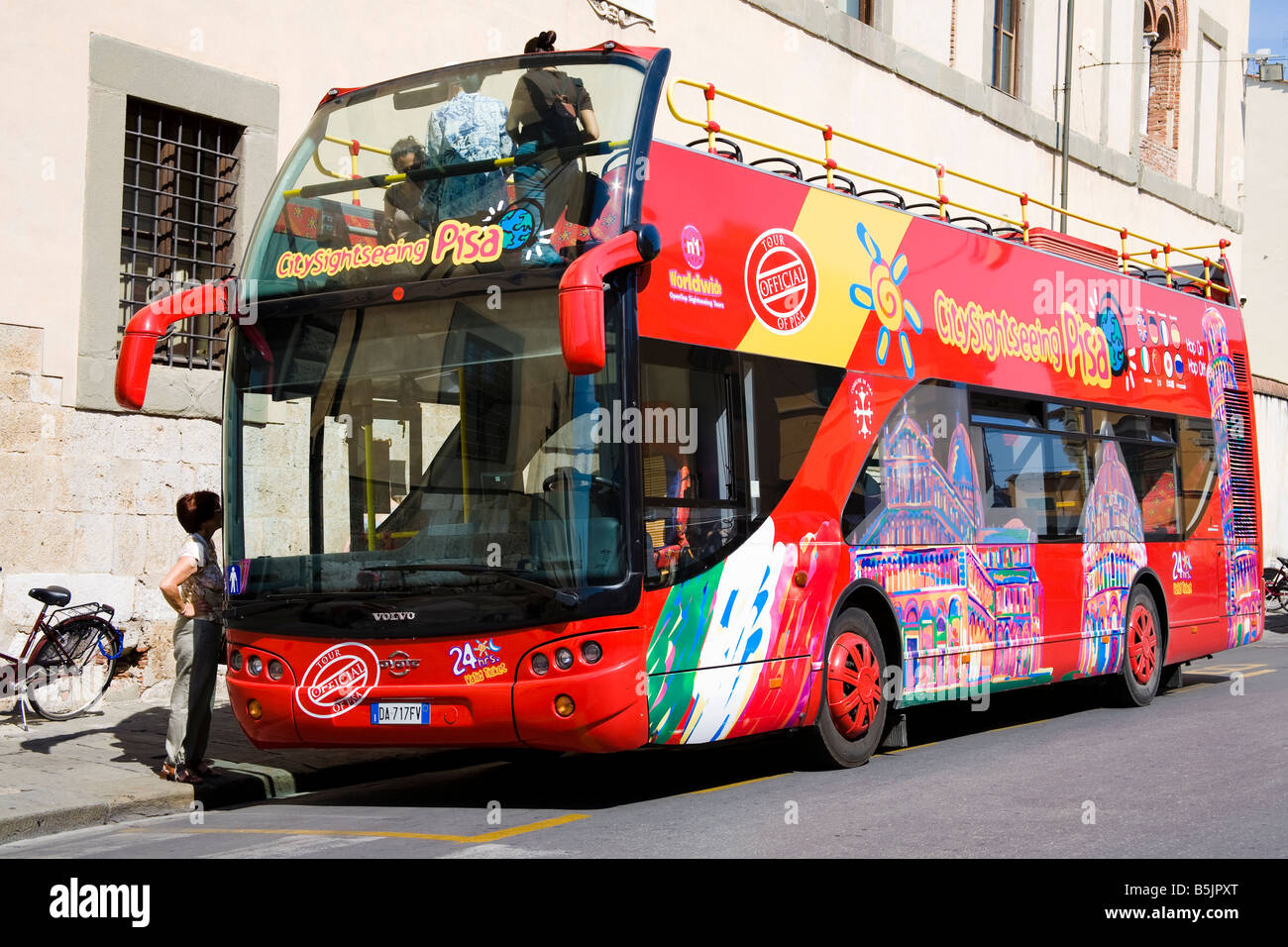 Visite de la ville en bus, Pise, Toscane, Italie Banque D'Images