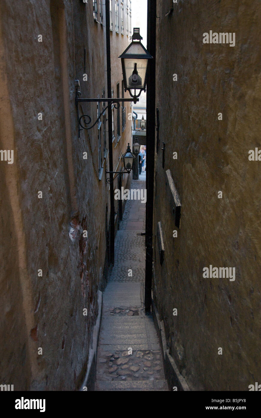 Dans la rue la plus étroite de la Martre Stockholm Grand Trotzigs Gamla Stan Stockholm Suède Banque D'Images