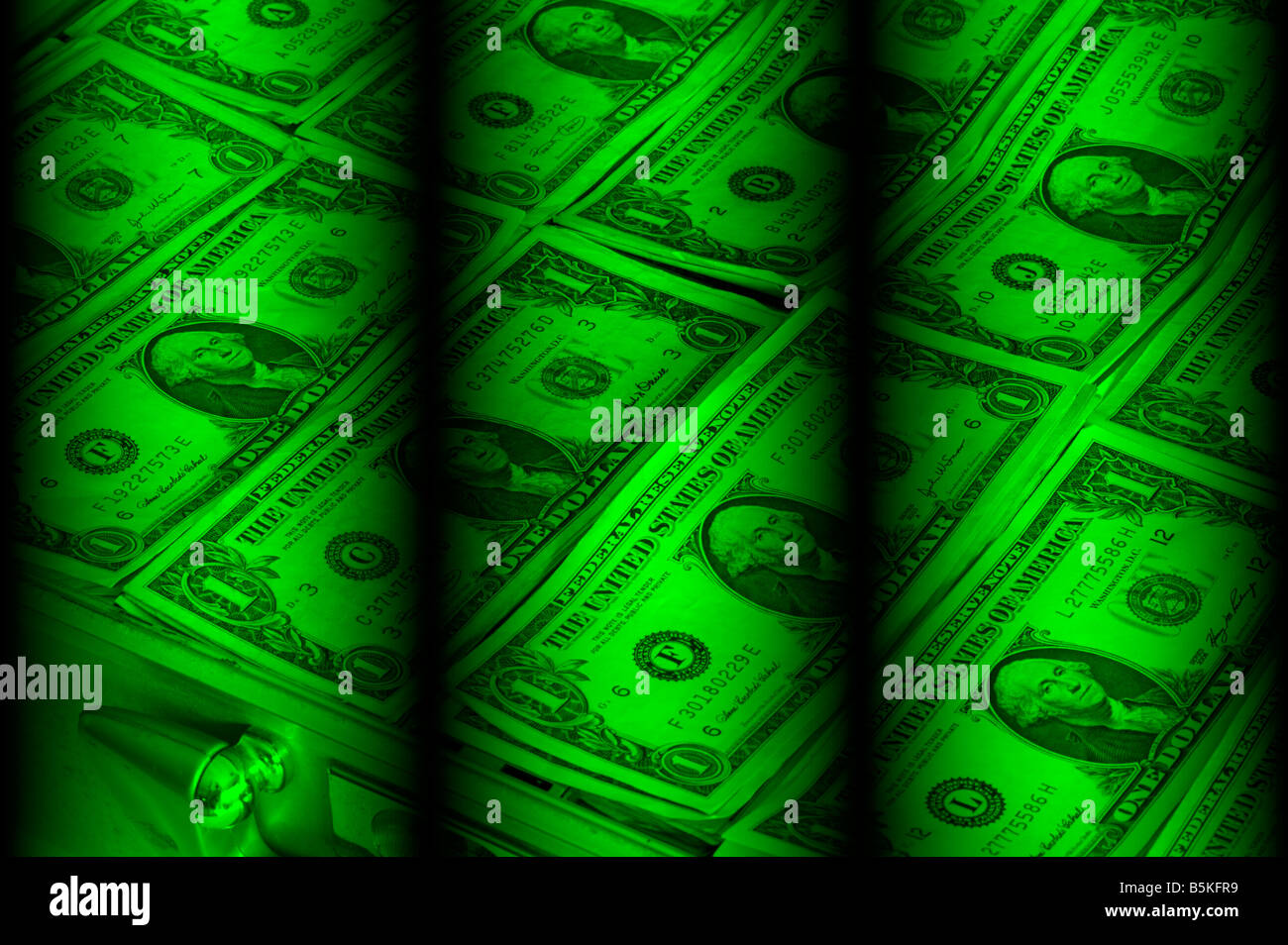 Une mallette pleine de billets d'un dollar sur l'écran caméra de sécurité Banque D'Images