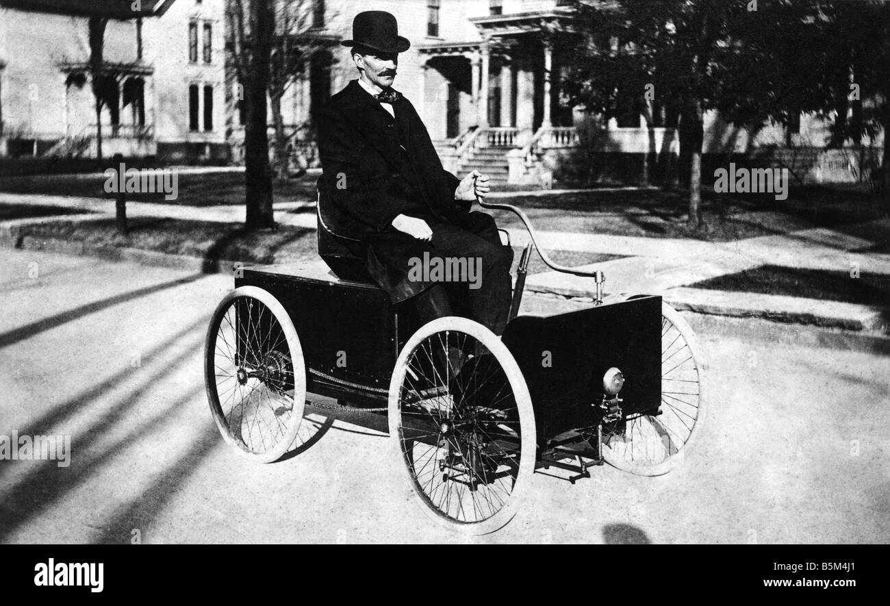 Ford, Henry, 30.7.1863 - 7.4.1947, ingénieur américain, fondateur de Ford Motor Company, dans sa première voiture, 1896, Banque D'Images