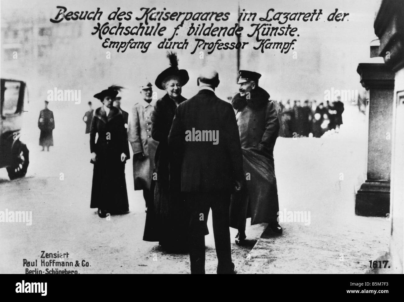 1 W46 F1917 6 E le Kaiser et sa femme à Leipzig 1917 Kaiser allemand Guillaume II Roi de Prusse 1859 1941 Kaiser et sa femme v Banque D'Images