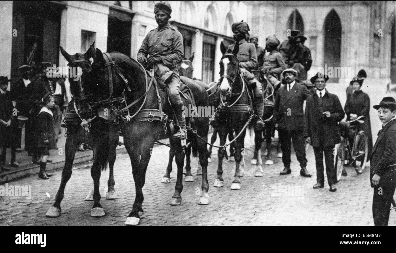 2 G55 H1 1914 11 soldats indiens E La Première Guerre Mondiale 1914 Histoire Première Guerre mondiale, des troupes auxiliaires 1914 Armee indienne un attelage de guer Banque D'Images
